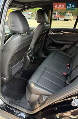 Позашляховик / Кросовер BMW X3 2023 в 
