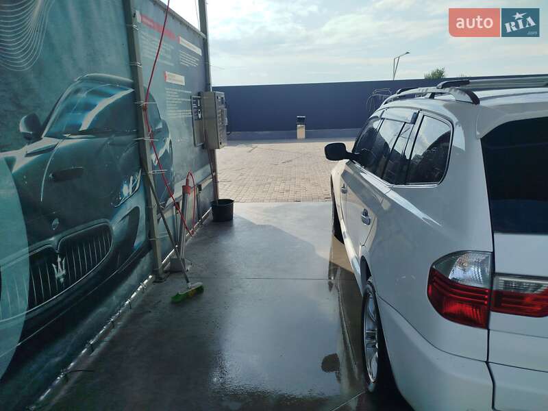 Седан BMW X3 2010 в Ровно