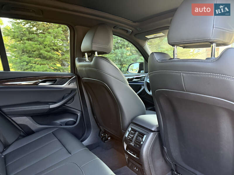 Позашляховик / Кросовер BMW X3 2024 в Одесі