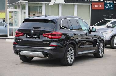 Внедорожник / Кроссовер BMW X3 2018 в 