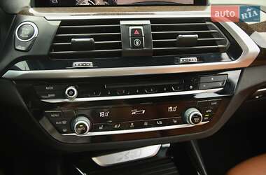 Внедорожник / Кроссовер BMW X3 2018 в 