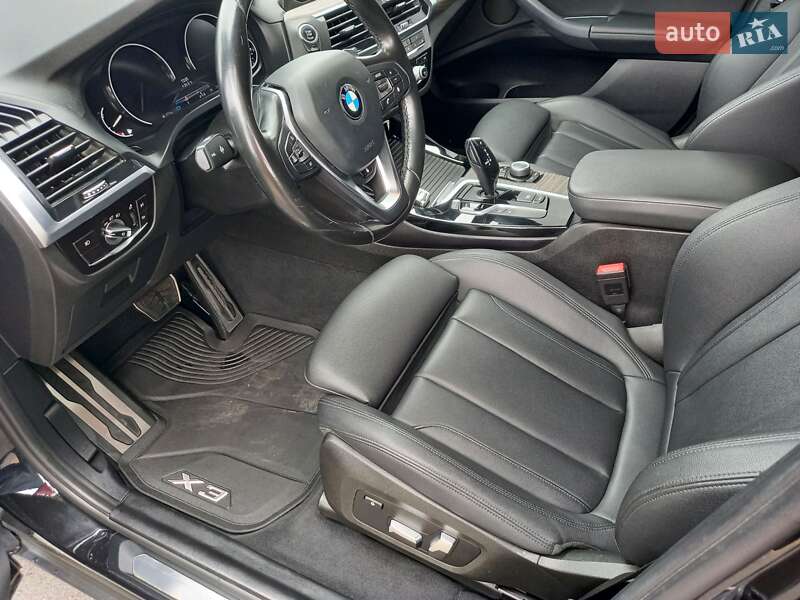 Внедорожник / Кроссовер BMW X3 2018 в Киеве