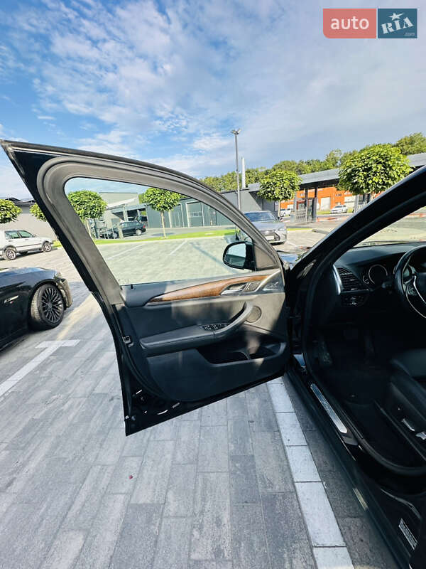 Внедорожник / Кроссовер BMW X3 2018 в Луцке