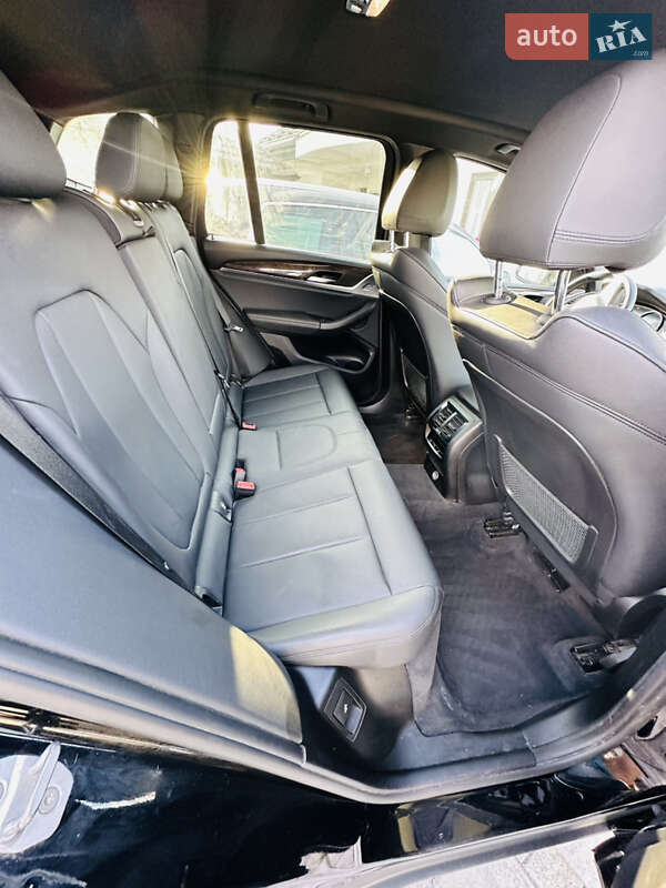 Внедорожник / Кроссовер BMW X3 2018 в Луцке