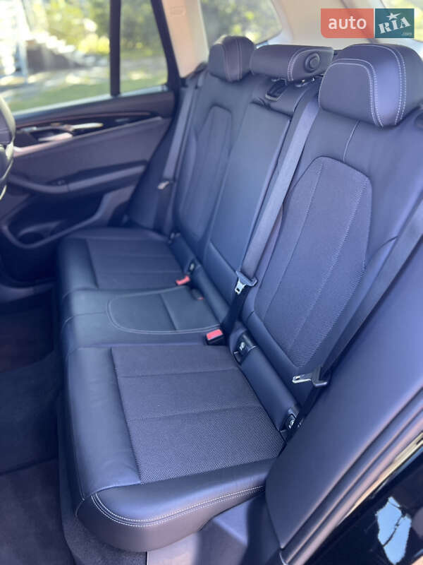 Внедорожник / Кроссовер BMW X3 2020 в Киеве