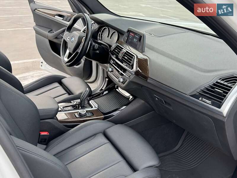 Внедорожник / Кроссовер BMW X3 2018 в Киеве