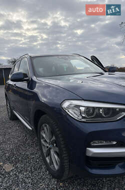 Внедорожник / Кроссовер BMW X3 2018 в 