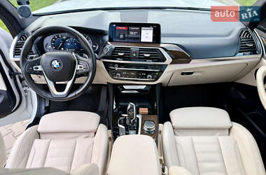 Внедорожник / Кроссовер BMW X3 2019 в 