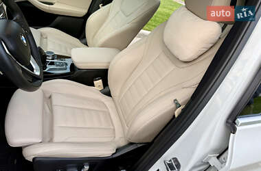 Внедорожник / Кроссовер BMW X3 2019 в 