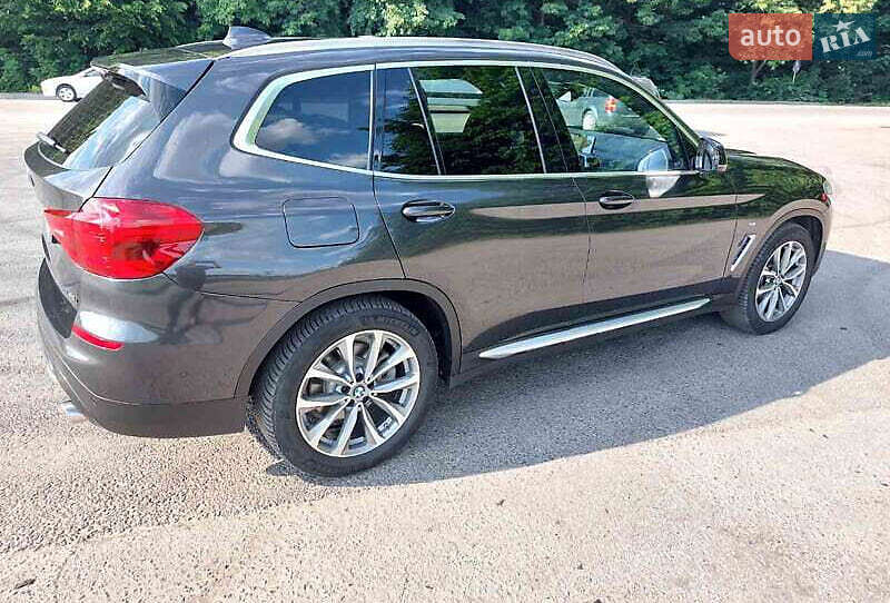 Внедорожник / Кроссовер BMW X3 2019 в Киеве