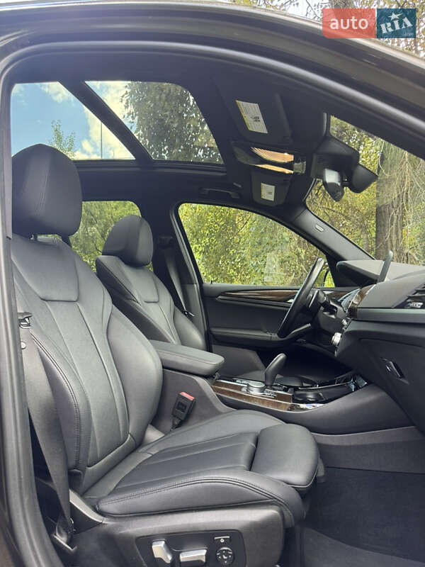 Внедорожник / Кроссовер BMW X3 2018 в Киеве