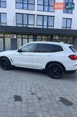 Внедорожник / Кроссовер BMW X3 2018 в 