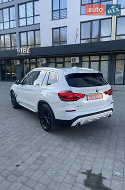 Внедорожник / Кроссовер BMW X3 2018 в 