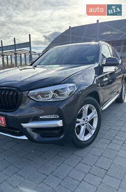 Внедорожник / Кроссовер BMW X3 2018 в 