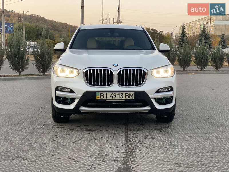 Внедорожник / Кроссовер BMW X3 2018 в 