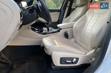 Внедорожник / Кроссовер BMW X3 2018 в 