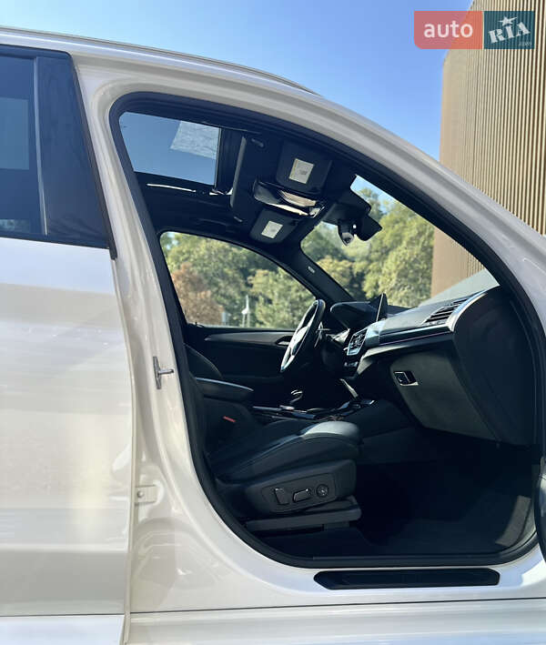 Внедорожник / Кроссовер BMW X3 2024 в Одессе