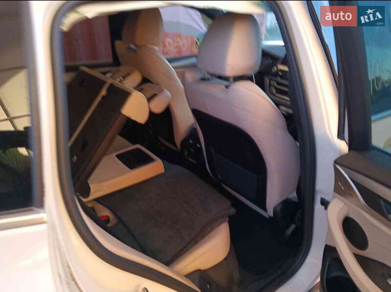 Внедорожник / Кроссовер BMW X3 2019 в Ужгороде