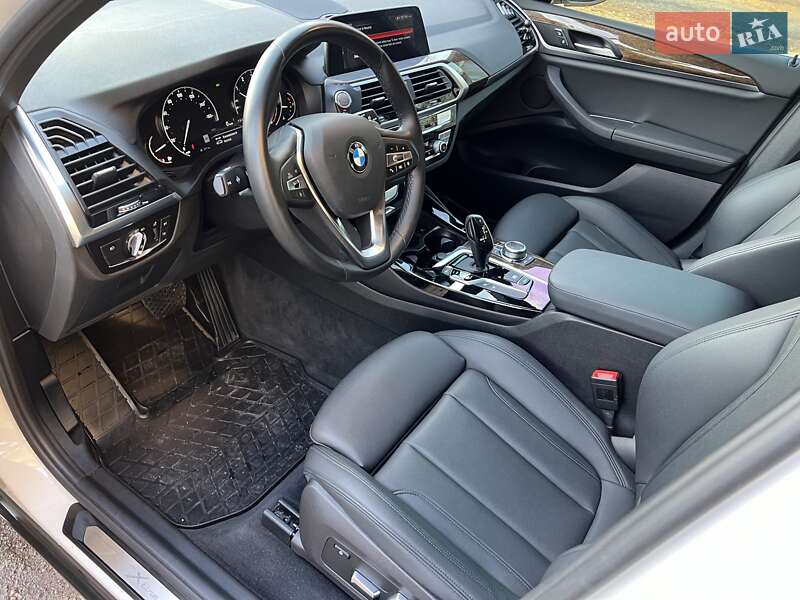Внедорожник / Кроссовер BMW X3 2019 в Киеве