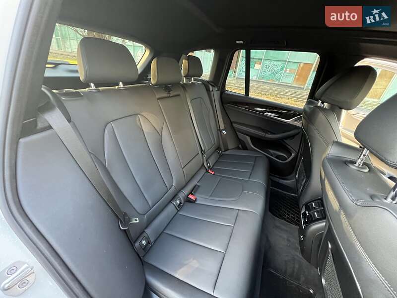 Внедорожник / Кроссовер BMW X3 2019 в Киеве