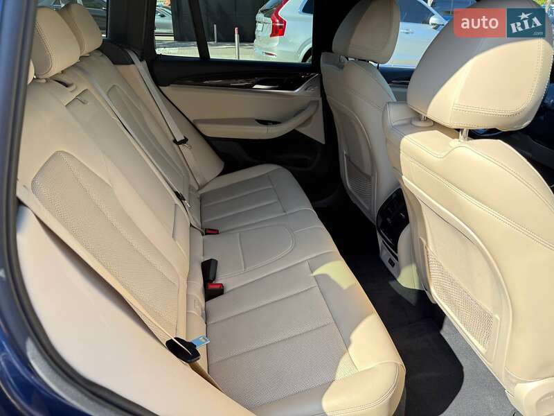 Внедорожник / Кроссовер BMW X3 2022 в Киеве
