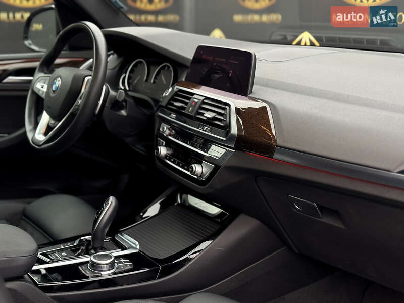 Внедорожник / Кроссовер BMW X3 2021 в Киеве