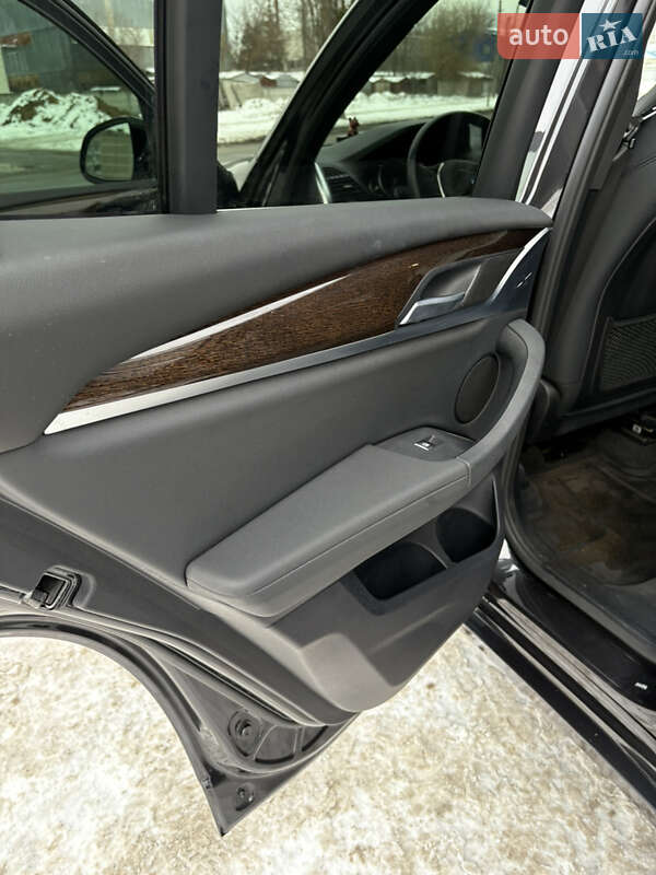 Внедорожник / Кроссовер BMW X3 2018 в Киеве