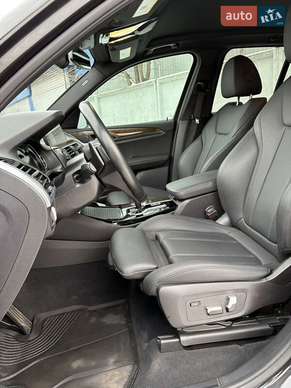 Внедорожник / Кроссовер BMW X3 2018 в Киеве