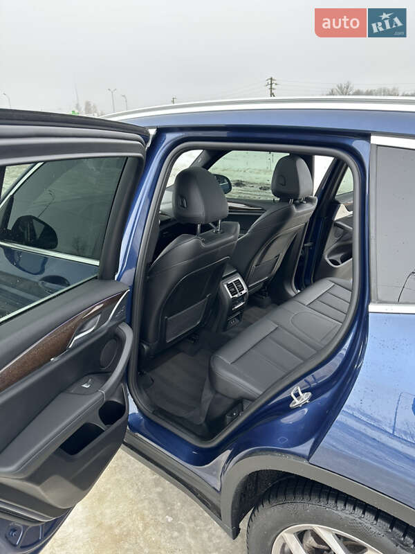 Внедорожник / Кроссовер BMW X3 2021 в Ромнах