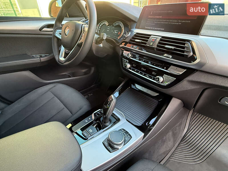 Внедорожник / Кроссовер BMW X3 2018 в Киеве