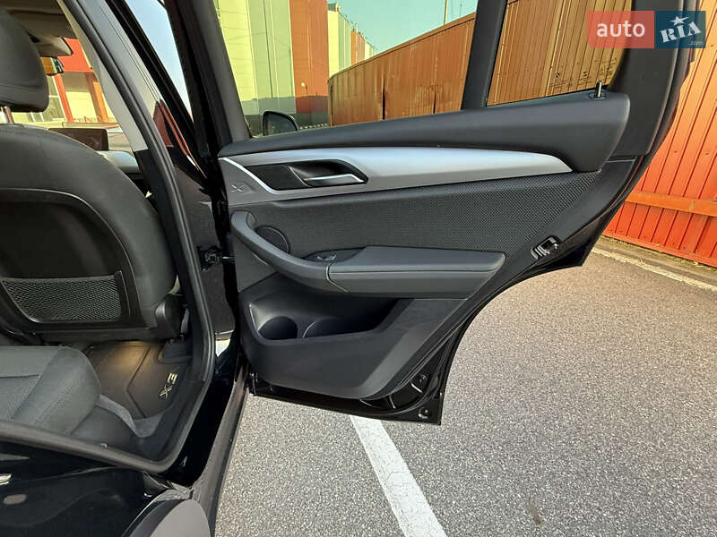 Внедорожник / Кроссовер BMW X3 2018 в Киеве