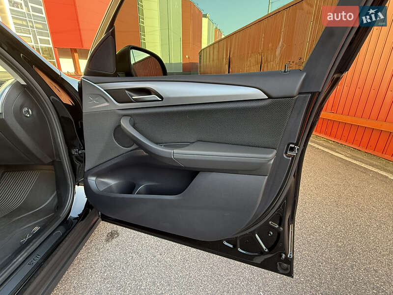 Внедорожник / Кроссовер BMW X3 2018 в Киеве