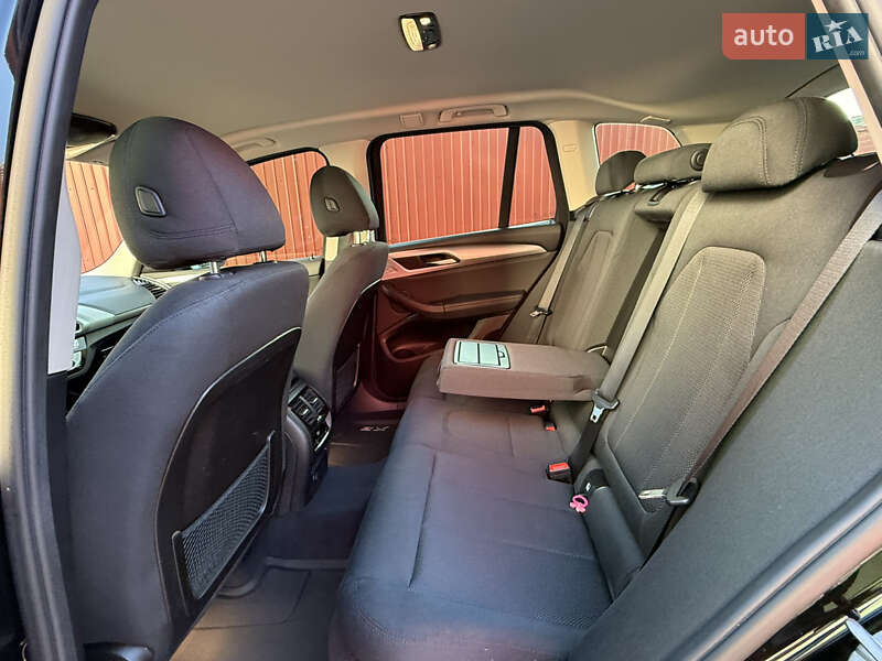 Внедорожник / Кроссовер BMW X3 2018 в Киеве