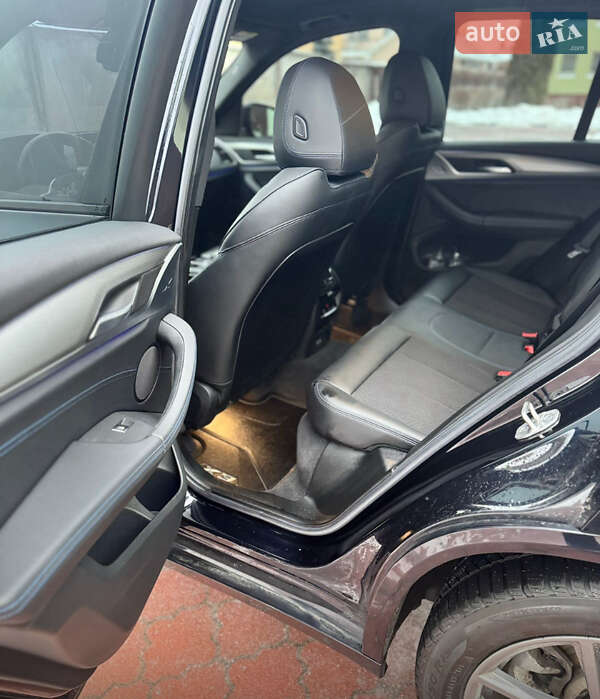 Внедорожник / Кроссовер BMW X3 2021 в Киеве