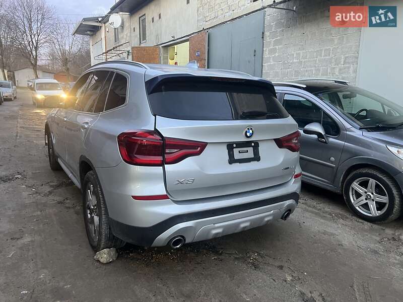 Внедорожник / Кроссовер BMW X3 2021 в Новояворовске