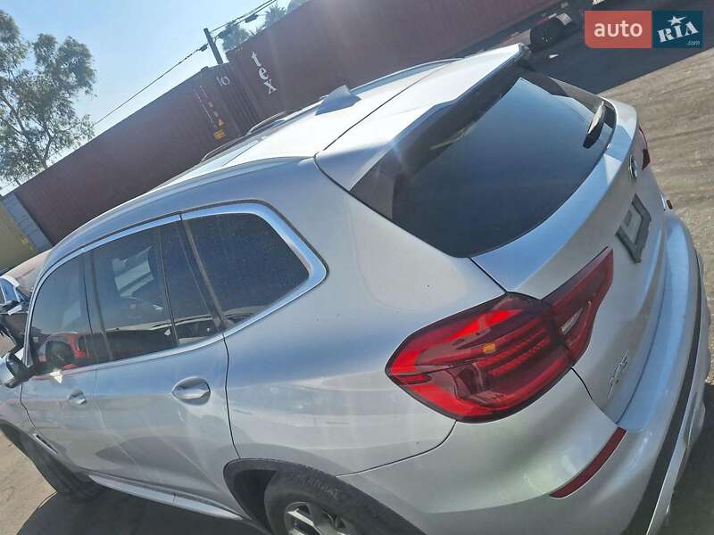 Внедорожник / Кроссовер BMW X3 2021 в Новояворовске
