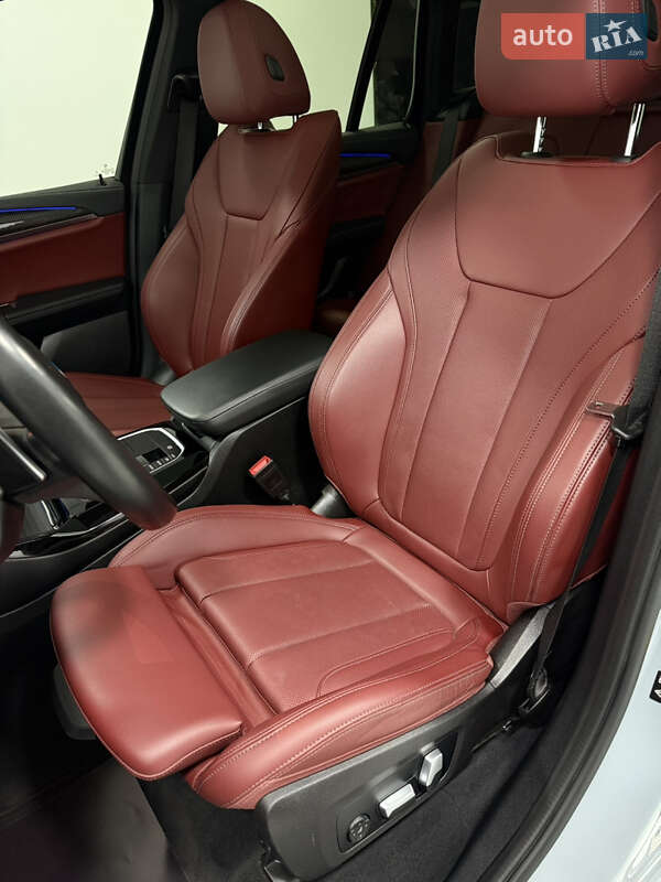 Внедорожник / Кроссовер BMW X3 2023 в Одессе