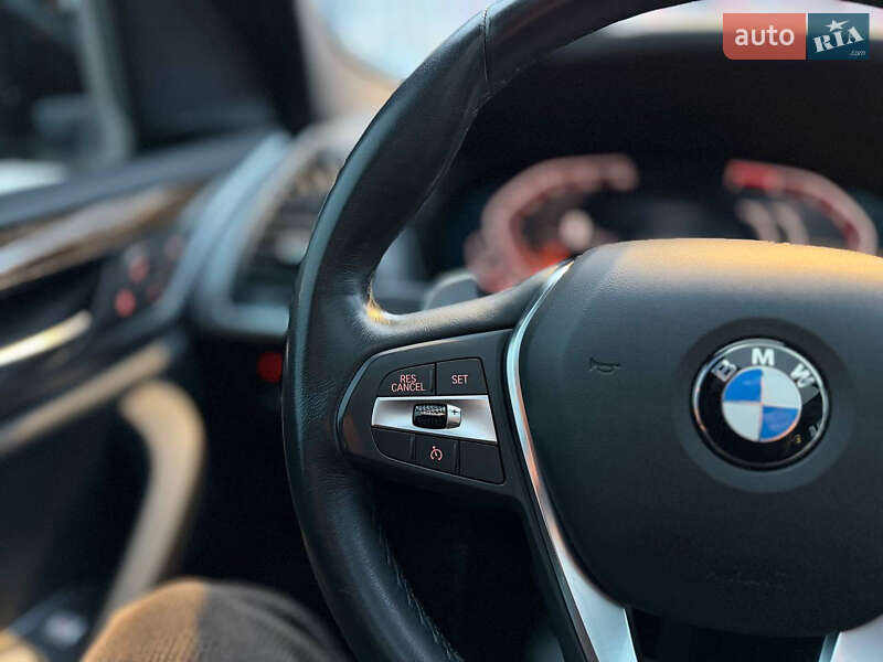 Внедорожник / Кроссовер BMW X3 2019 в Киеве