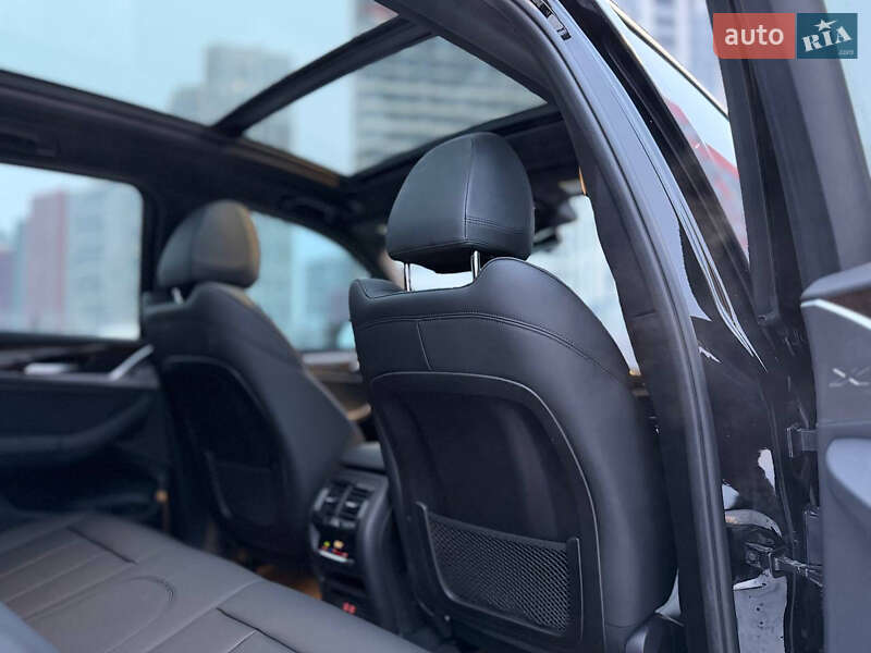 Внедорожник / Кроссовер BMW X3 2019 в Киеве