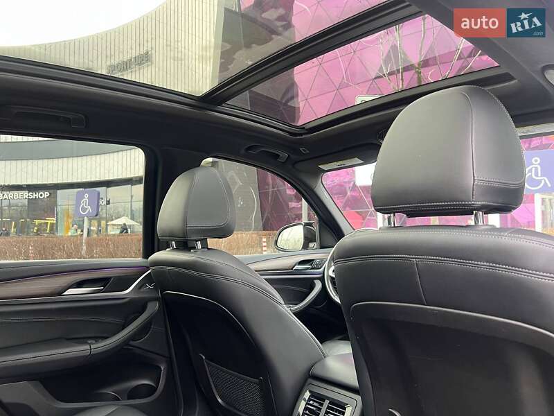 Внедорожник / Кроссовер BMW X3 2021 в Киеве