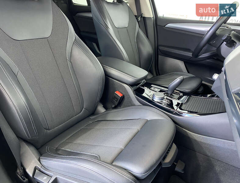 Внедорожник / Кроссовер BMW X3 2021 в Львове