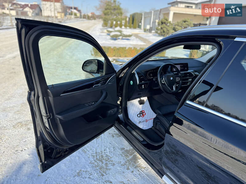 Внедорожник / Кроссовер BMW X3 2020 в Одессе