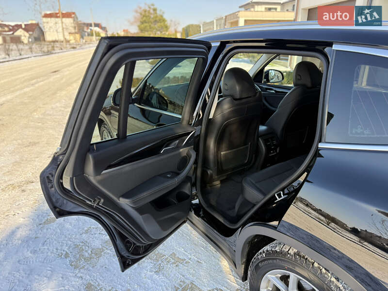 Внедорожник / Кроссовер BMW X3 2020 в Одессе