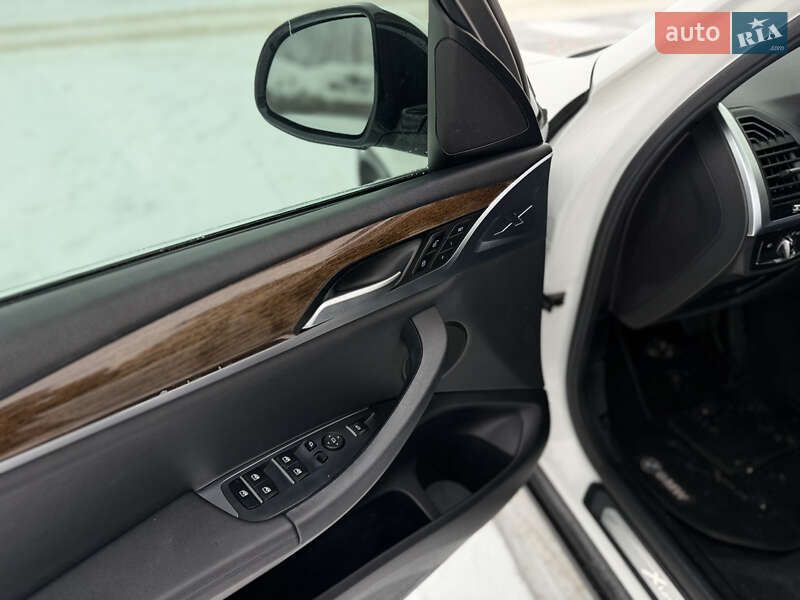 Позашляховик / Кросовер BMW X3 2019 в Кременці