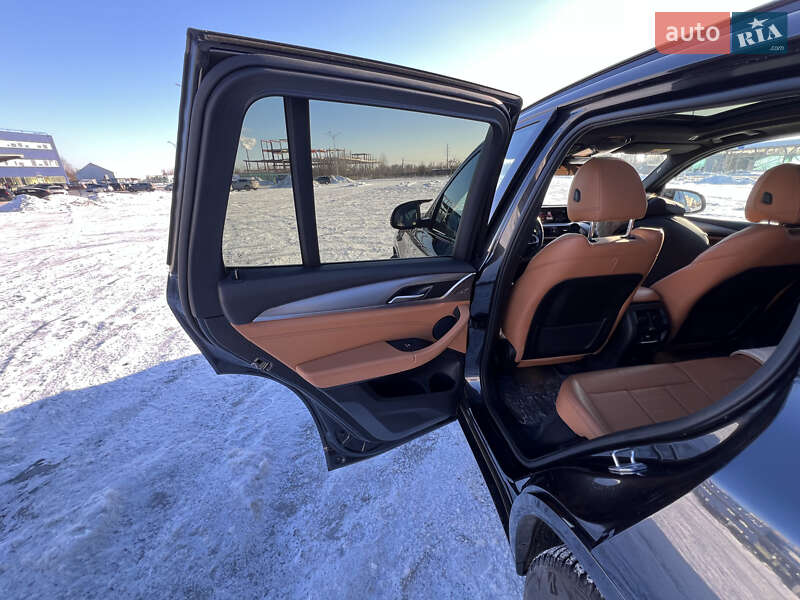 Внедорожник / Кроссовер BMW X3 2018 в Киеве