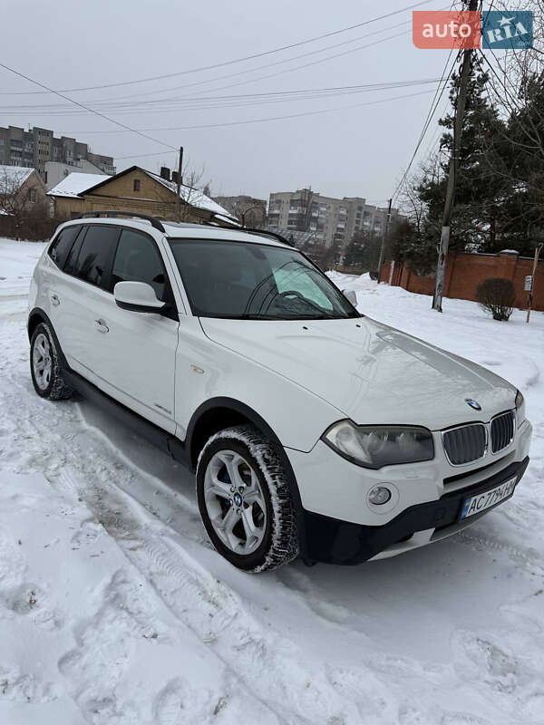 Внедорожник / Кроссовер BMW X3 2010 в Луцке