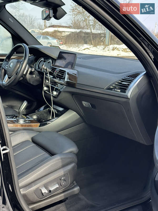 Внедорожник / Кроссовер BMW X3 2018 в Надворной