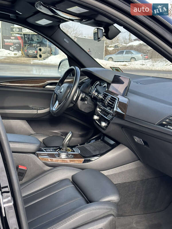 Внедорожник / Кроссовер BMW X3 2018 в Надворной