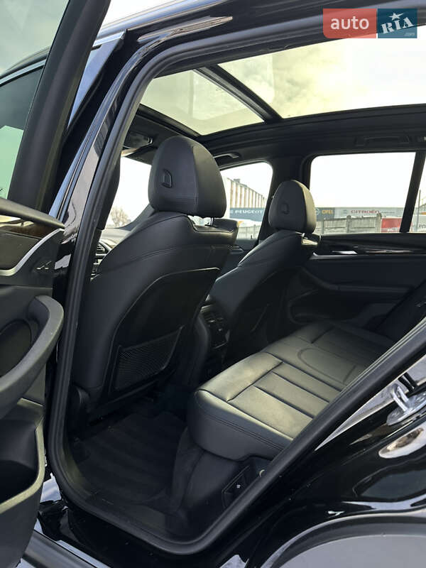 Внедорожник / Кроссовер BMW X3 2018 в Надворной