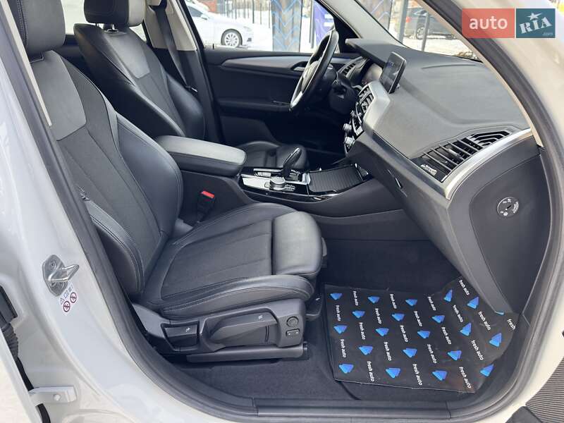 Внедорожник / Кроссовер BMW X3 2021 в Ровно
